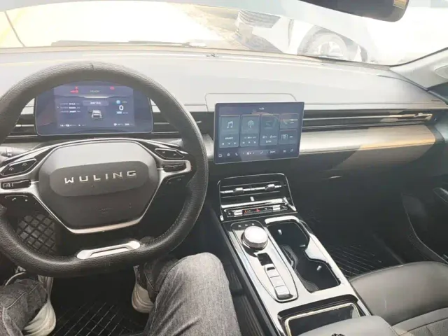 Wuling Starlight — Фото автомобиля 9