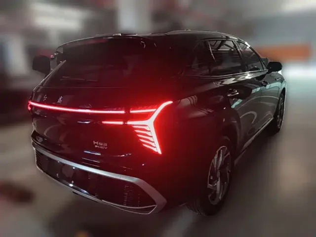 Hongqi HS3 PHEV — Фото автомобиля 9