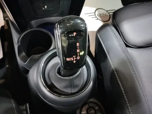 MINI Hatch — Фото автомобиля 13