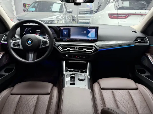 BMW 3 Series — Фото автомобиля 10