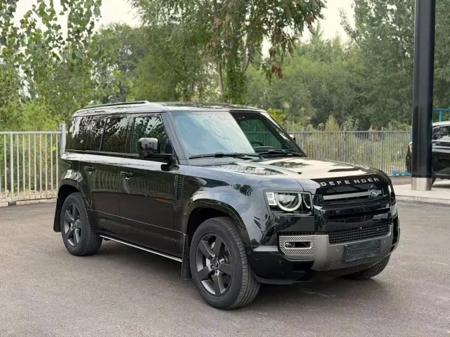 Land Rover Defender — Фото автомобиля 2