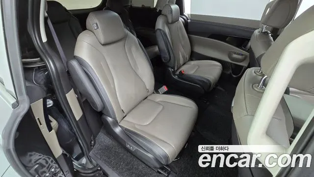 Kia Carnival Generation 4 — Фото автомобиля 11