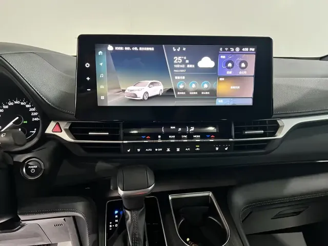 Toyota Sienna — Фото автомобиля 14