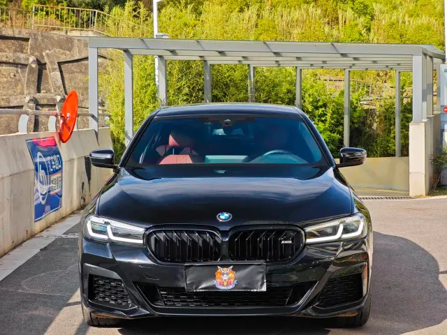 BMW 5 Series — Фото автомобиля 2