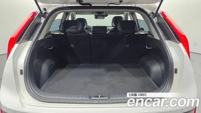 Kia Niro — Фото автомобиля 24