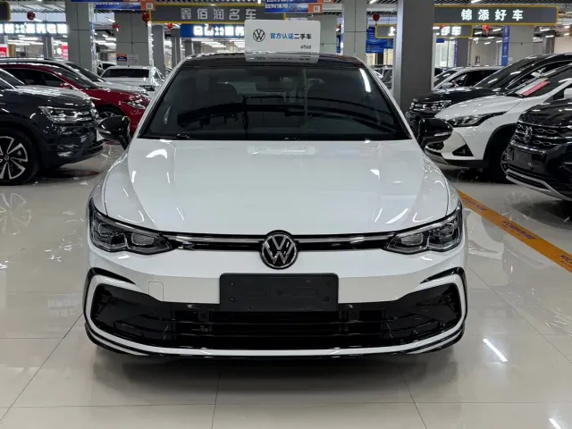 Volkswagen Golf — Фото автомобиля 2