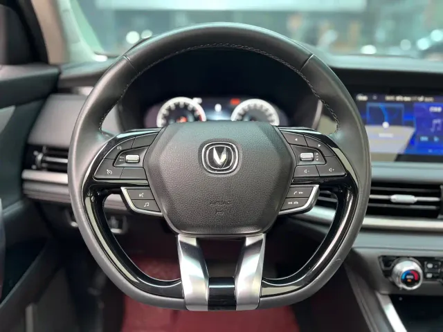 Changan CS95 — Фото автомобиля 11