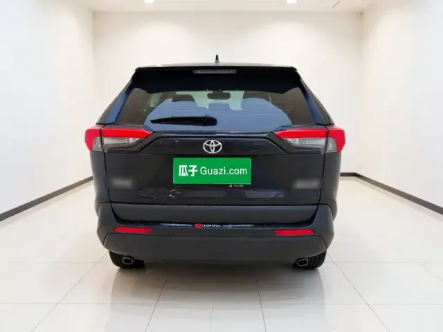 Toyota RAV4 — Фото автомобиля 6