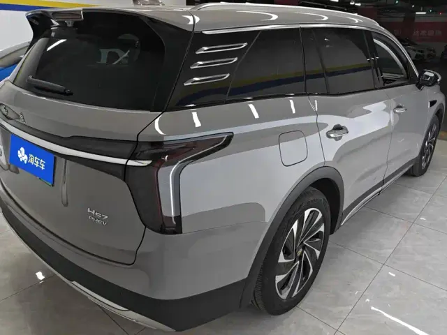Hongqi HS7 PHEV — Фото автомобиля 3