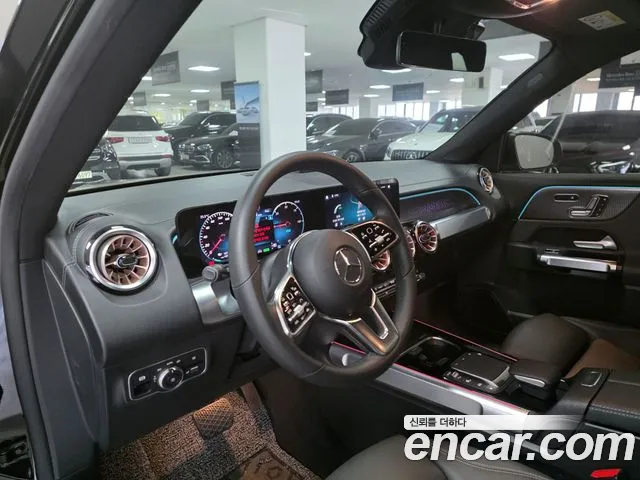 Mercedes-Benz EQB — Фото автомобиля 13