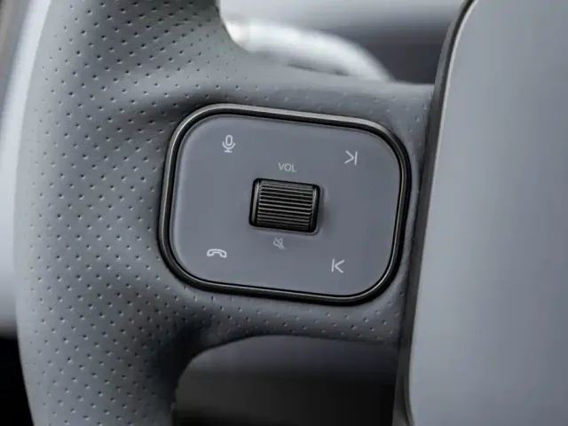 Li Auto L8 — Фото автомобиля 8
