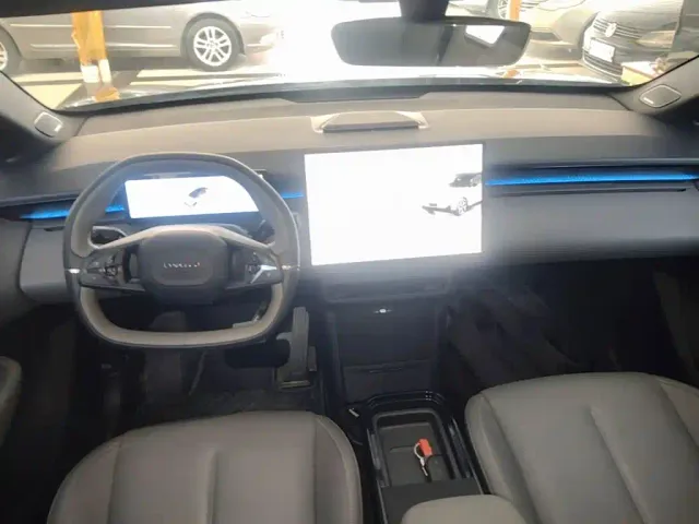Lynk & Co Z20 — Фото автомобиля 9