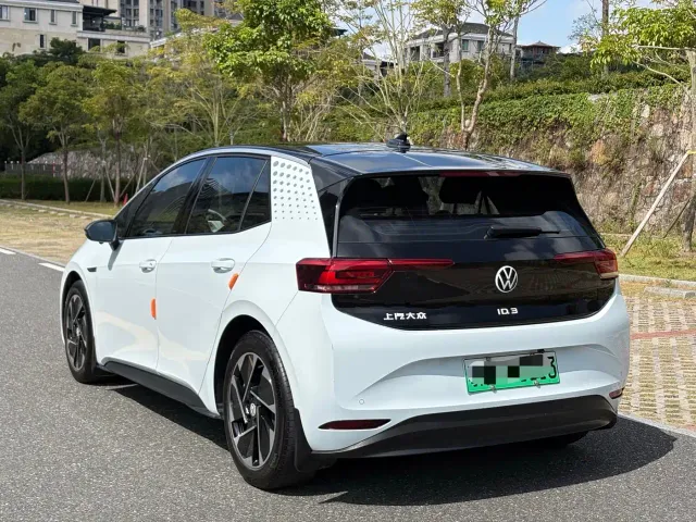 Volkswagen ID.3 — Фото автомобиля 7