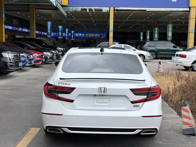 Honda Accord — Фото автомобиля 11