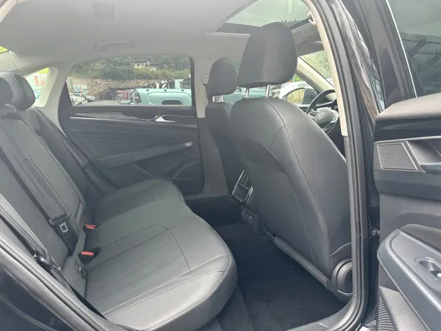 Volkswagen Passat — Фото автомобиля 9