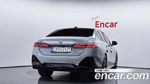 BMW 5-Series 5 серия (G60) 530i xDrive M Sport — Фото автомобиля 4