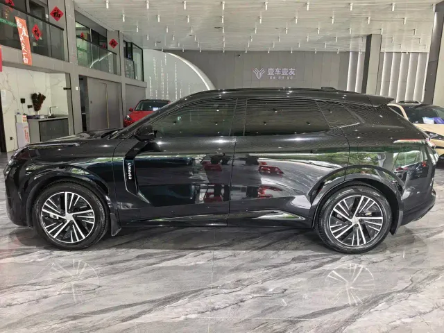 Lynk & Co 08 EM-P — Фото автомобиля 4
