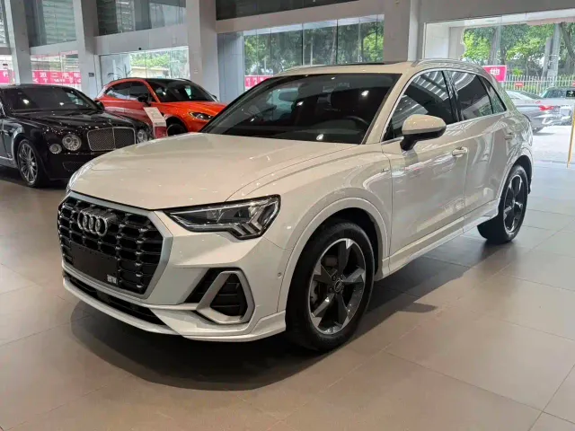 Фотография автомобиля — Audi Q3
