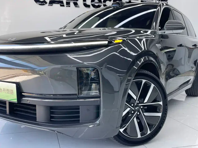Li Auto L9 — Фото автомобиля 27