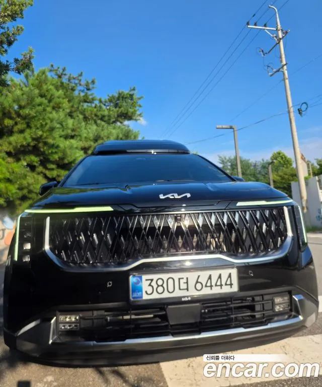 Kia Carnival Generation 4 — Фото автомобиля 3