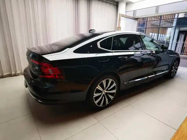 Volvo S90 — Фото автомобиля 6