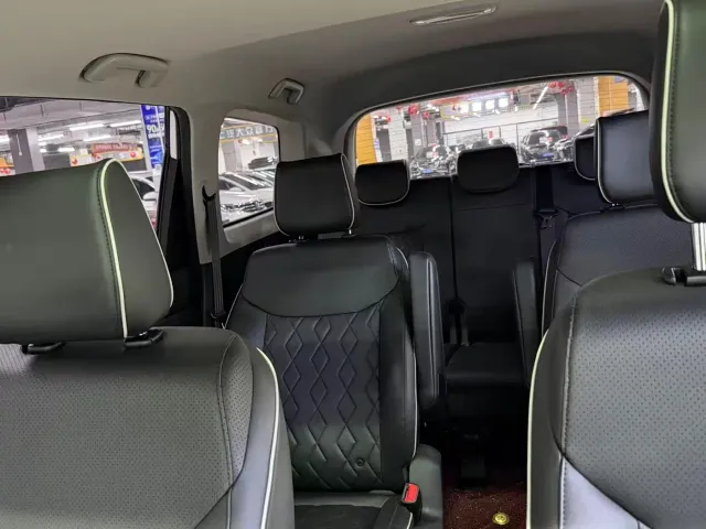 Wuling Jiachen — Фото автомобиля 6