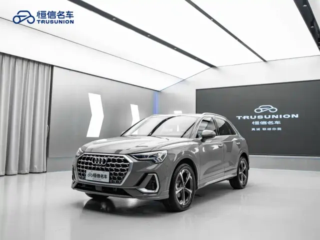 Фотография автомобиля — Audi Q3