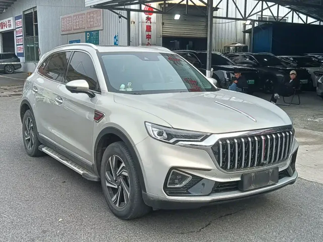 Hongqi HS5 — Фото автомобиля 3