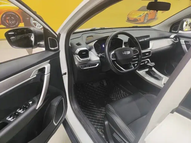 Geely Binyue — Фото автомобиля 15