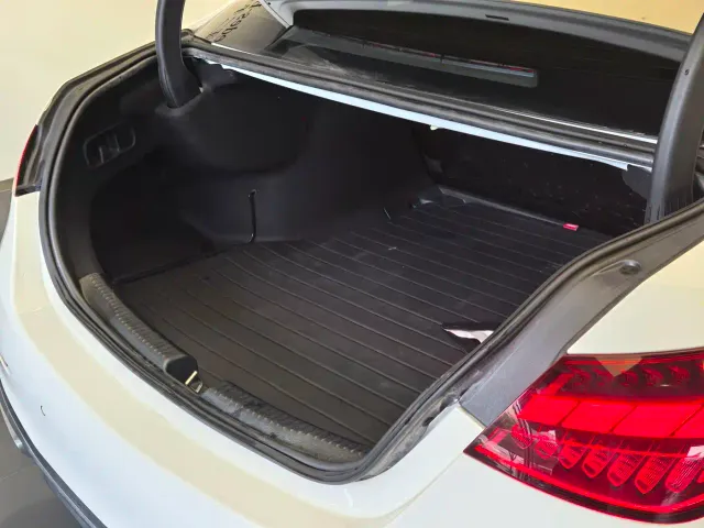 Mercedes-Benz C-Class — Фото автомобиля 7