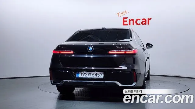 BMW 7-Series 7 серия (G70) 740i xDrive M Sport — Фото автомобиля 4
