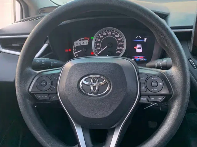 Toyota Corolla — Фото автомобиля 11