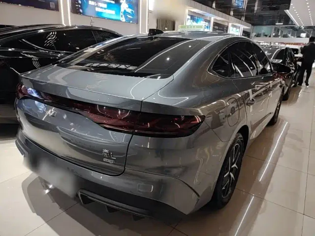 BYD Qin L — Фото автомобиля 6