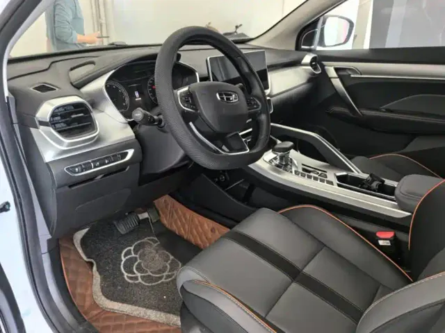 Geely Binyue — Фото автомобиля 4