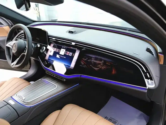 Mercedes-Benz E-Class — Фото автомобиля 22