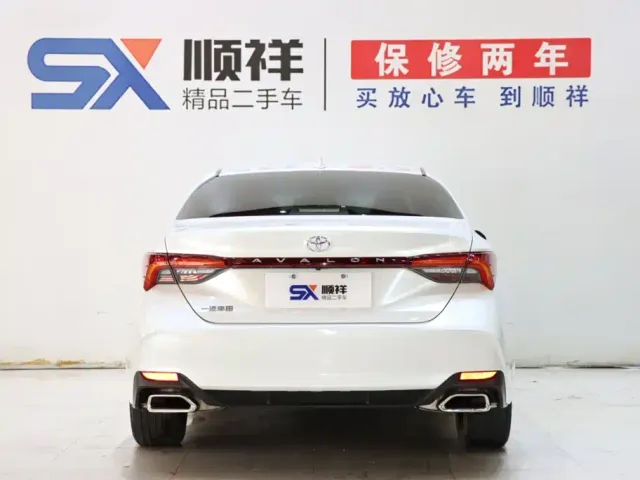 Toyota Avalon — Фото автомобиля 5
