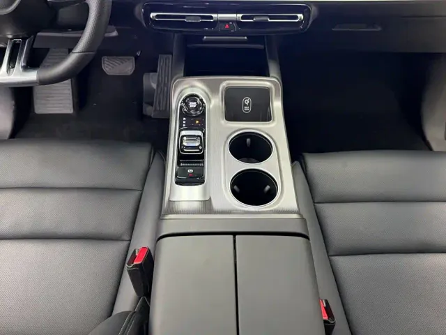 GAC Trumpchi E8 — Фото автомобиля 8