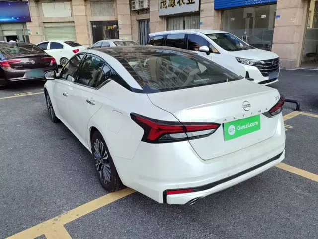 Nissan Teana — Фото автомобиля 4