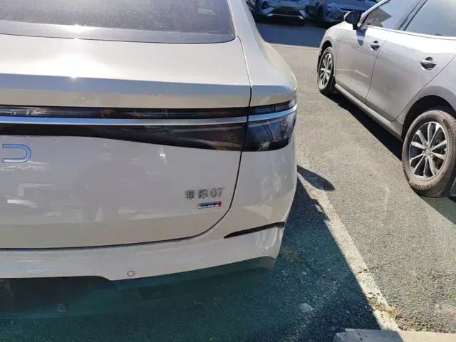 BYD Seal 07 DM-i — Фото автомобиля 7