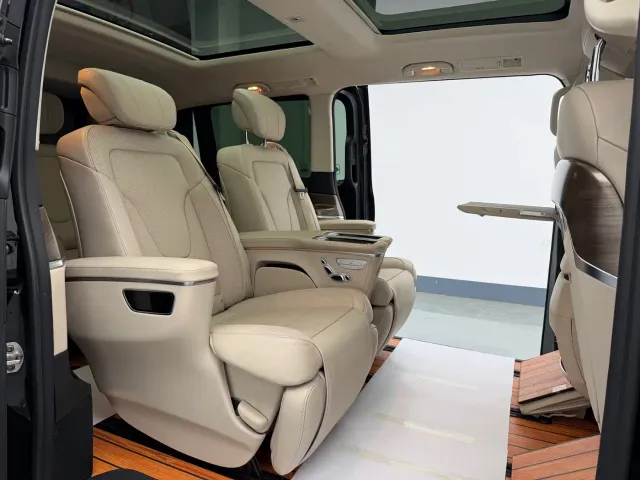 Mercedes-Benz V-Class — Фото автомобиля 12