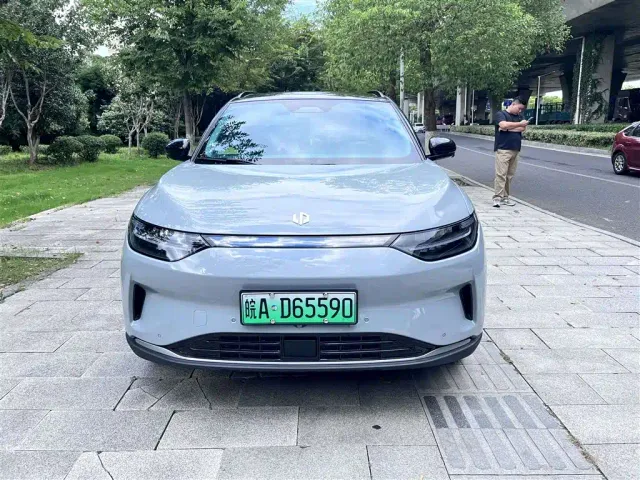 Leapmotor C11 — Фото автомобиля 11