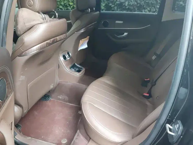 Mercedes-Benz E-Class — Фото автомобиля 11