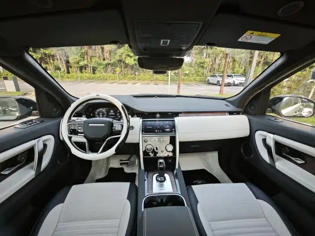 Land Rover Discovery Sport — Фото автомобиля 15