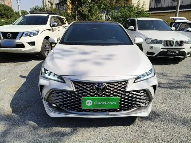 Toyota Avalon — Фото автомобиля 2