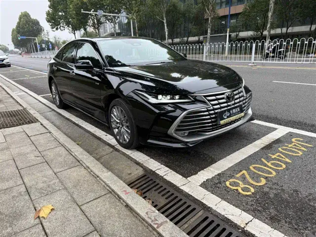 Toyota Avalon — Фото автомобиля 3