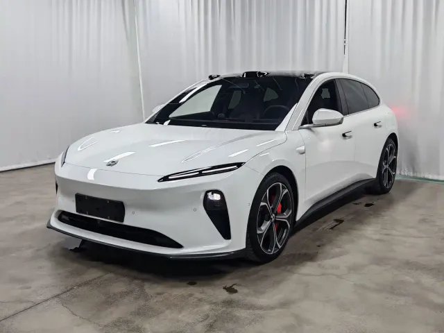 Фотография автомобиля — Nio ET5 Touring