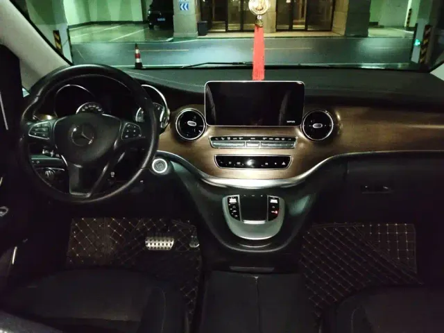 Mercedes-Benz V-Class — Фото автомобиля 5