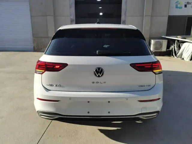 Volkswagen Golf — Фото автомобиля 5