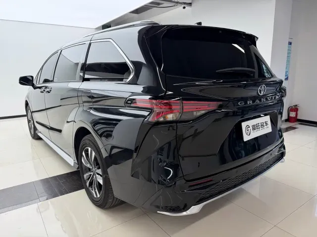 Toyota Granvia — Фото автомобиля 5