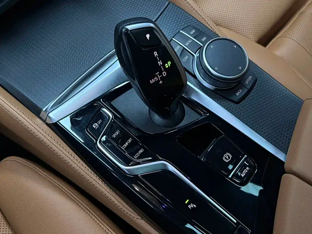 BMW 5 Series — Фото автомобиля 24